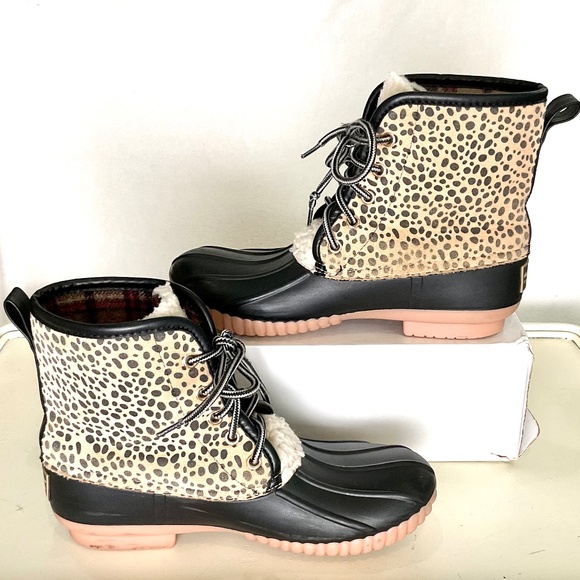 SIMPLY SOUTHERN Women's Tan Black Leopard Lace Up Rain Snow Duck Boots Size 7 - Picture 2 of 16